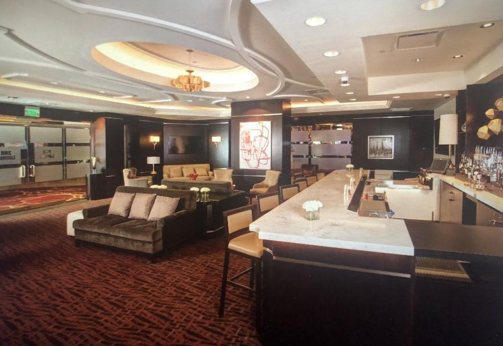 Nugget Casino Resort 4*